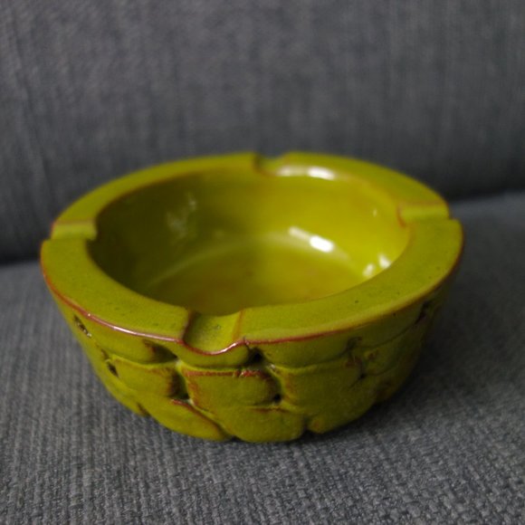 Nice Green Ceramic Ash Tray - Picture 1 of 9